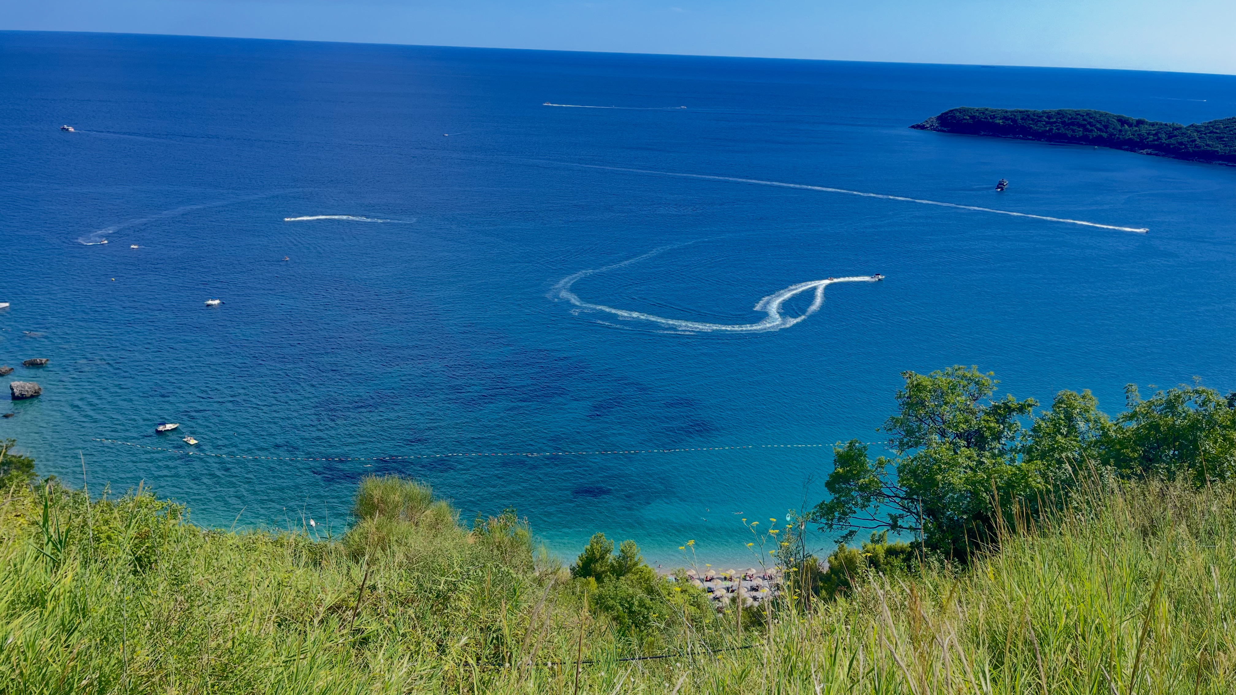 A Signature on the Sea