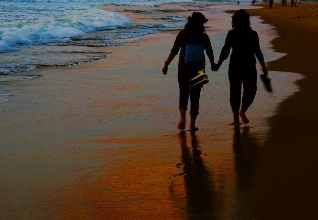 Hand in Hand with the Tide